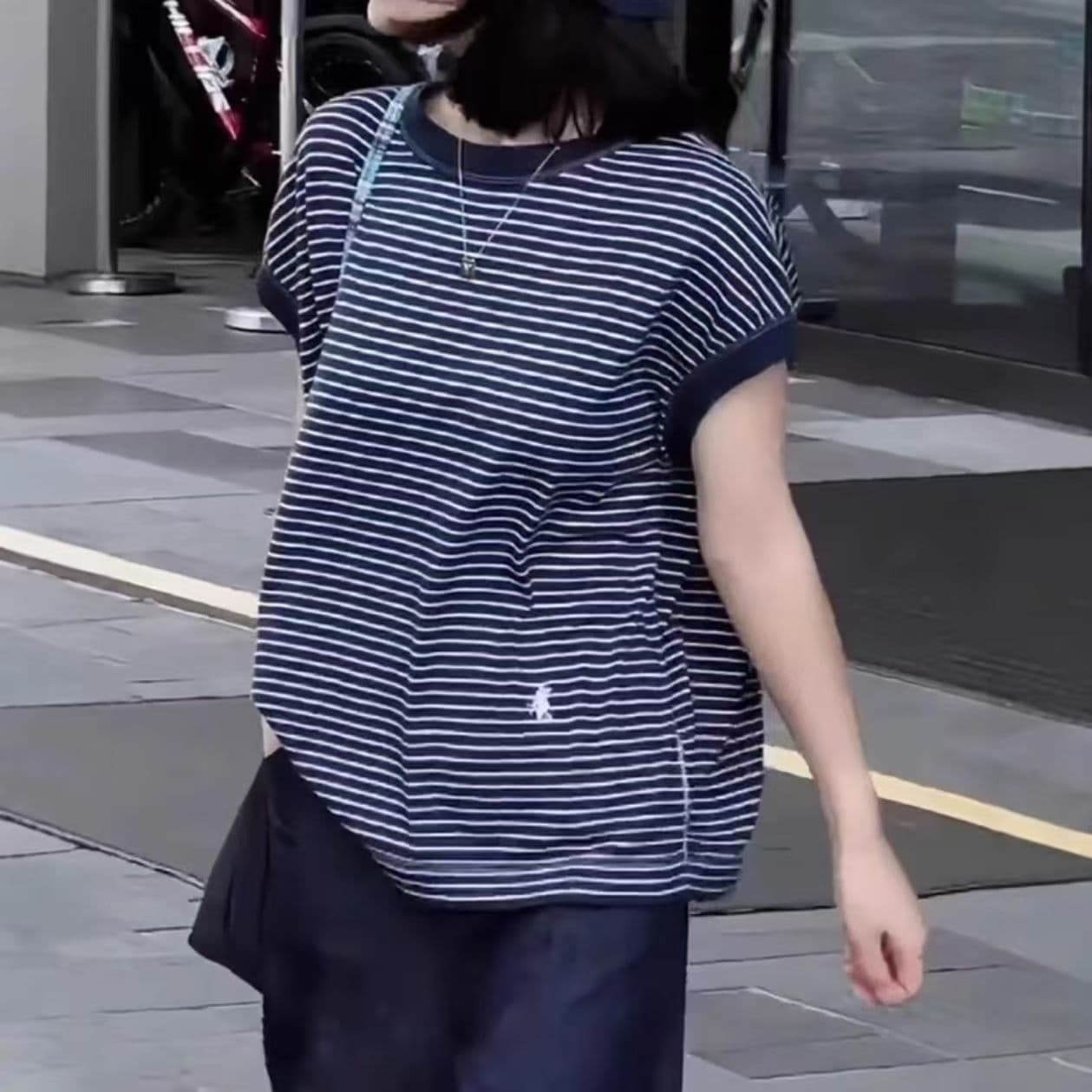 상쾌 리브 천 2026 여름 새로운 루즈핏 품격 스트라이프 라운드 넥 반팔 티셔츠 여성 상세 이미지 2