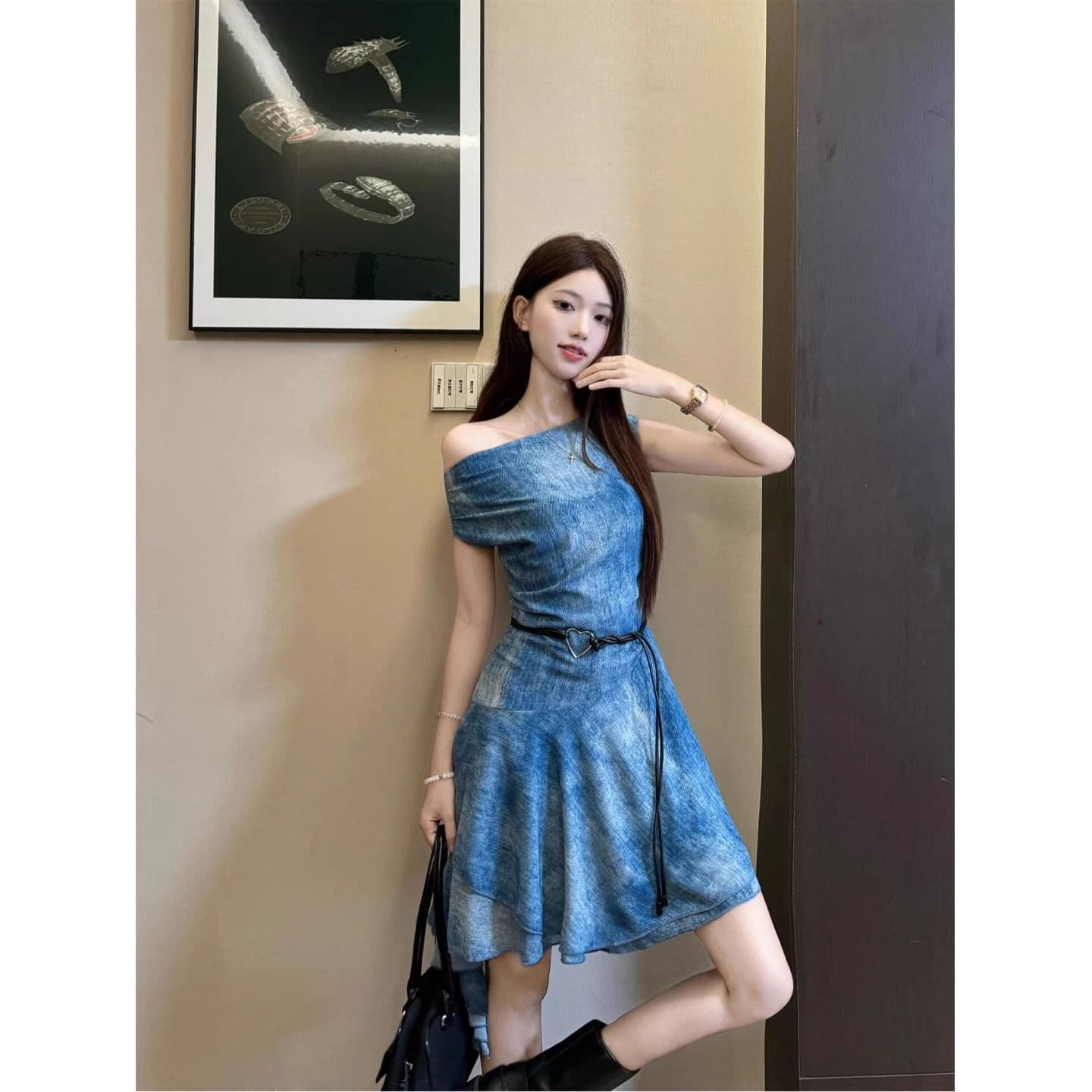 2026 여름 새로운 빛 요리 한 바람 흔들다 칼라 슬림해 보이는 불규칙 미니 스커트 행침 목 조끼 여성 드레스 이미지 3