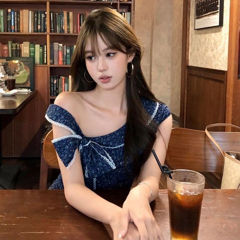 있음 안감 파란색 나비 매듭 비스듬한 어깨 꽃무늬 여성 드레스 여름 새로운 작은 키 품격 타이트 스커트 미니 스커트 이미지 3