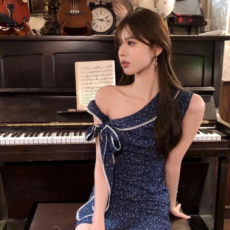 있음 안감 파란색 나비 매듭 비스듬한 어깨 꽃무늬 여성 드레스 여름 새로운 작은 키 품격 타이트 스커트 미니 스커트