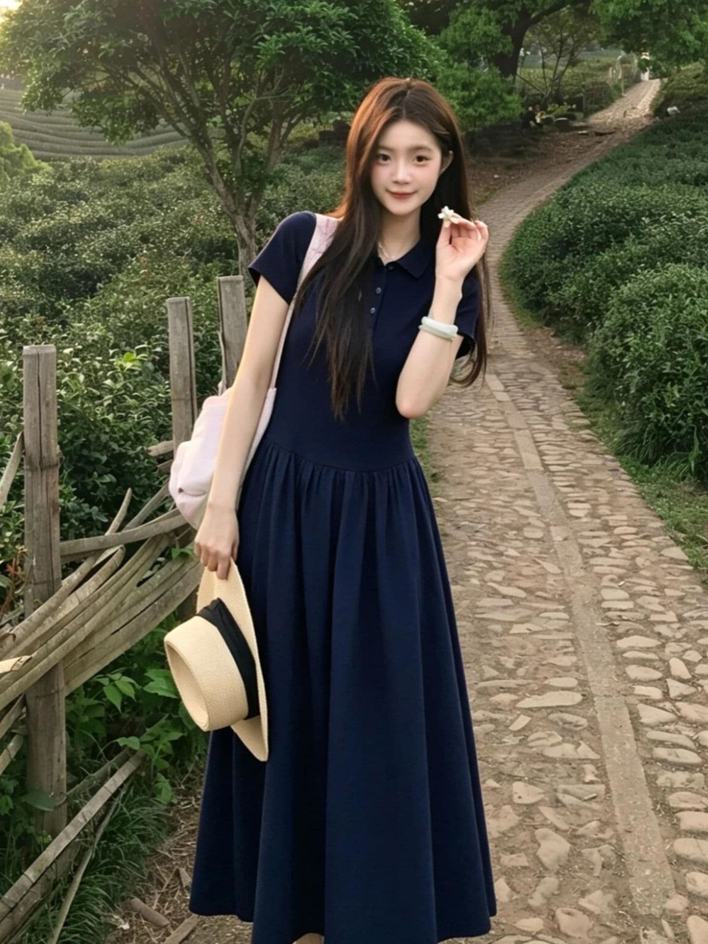 프랑스식 고급 센스 반팔 여성 드레스 2026 여름 새로운 블루 색상 긍정적 인 어깨 허리 수축 슬림해 보이는 품격 롱 스커트 이미지 2