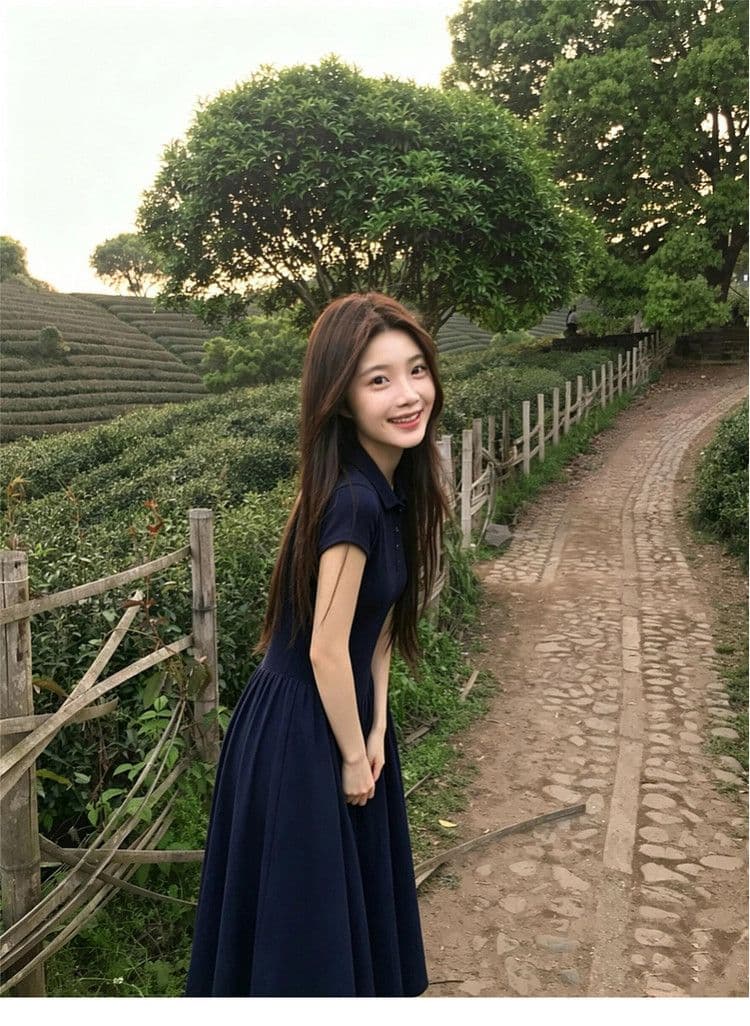 프랑스식 고급 센스 반팔 여성 드레스 2026 여름 새로운 블루 색상 긍정적 인 어깨 허리 수축 슬림해 보이는 품격 롱 스커트 상세 이미지 5