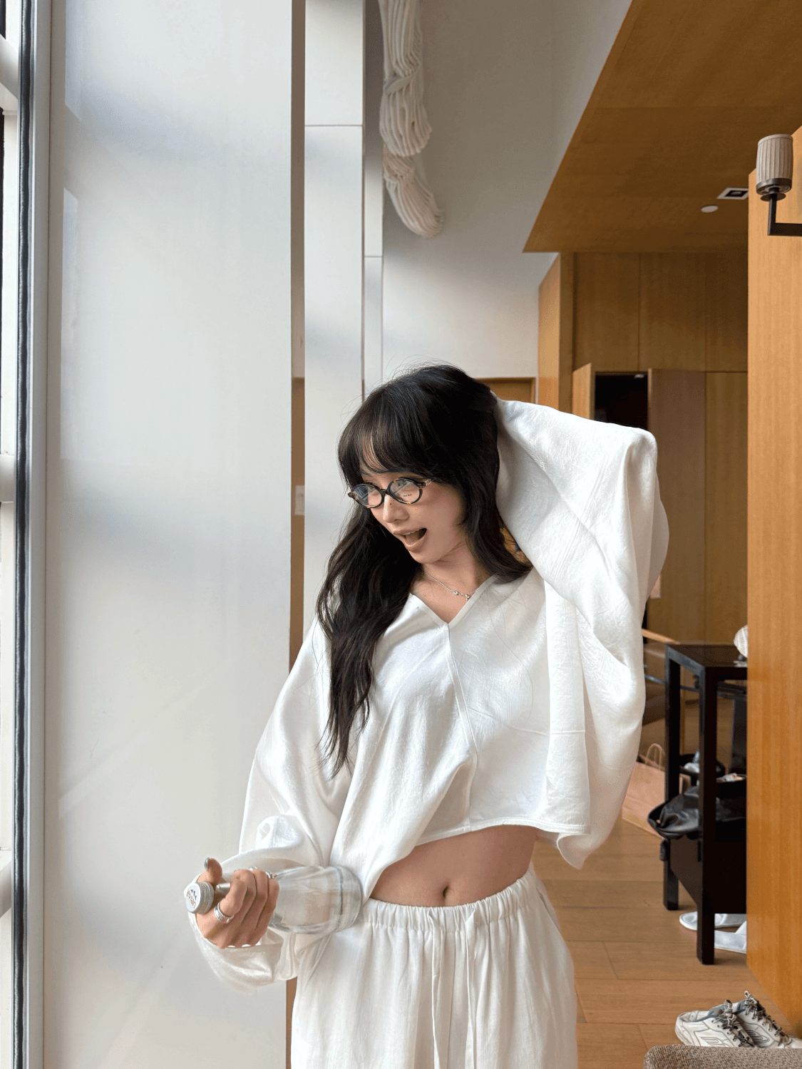 2026 년 새로운 여성 의류 미니멀리즘 품격 패션 다용도 캐주얼 단색 배트윙 소매 셔츠 맨위 외출용 상세 이미지 8