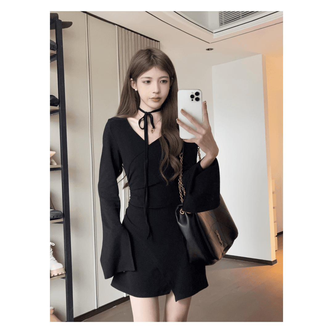 순수한 욕망 바람 V넥 긴팔 여성 드레스 가을 작은 키 허리 수축 슬림해 보이는 주름 불규칙 스트랩 짧은 치마 상세 이미지 2
