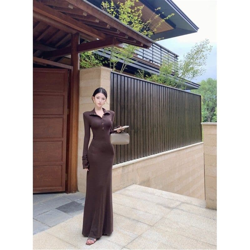 로얄 자매 바람 레트로 갈색 빨간색 색상 긴팔 여성 드레스 신년 로브 몸매 가꾸기 허리 수축 디스플레이 몸 품격 길다 치마