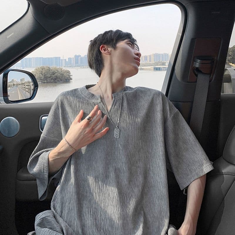 2026 새로운 홀치기 염색 질감 센스 얼음 실크 V넥 반팔 티셔츠 남자 여름 얇은 스타일 루즈핏 반소매 동정 맨위 이미지 2