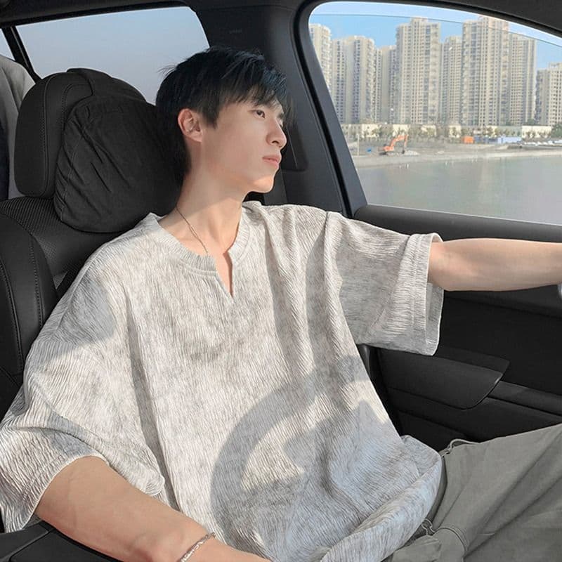 2026 새로운 홀치기 염색 질감 센스 얼음 실크 V넥 반팔 티셔츠 남자 여름 얇은 스타일 루즈핏 반소매 동정 맨위 이미지 5