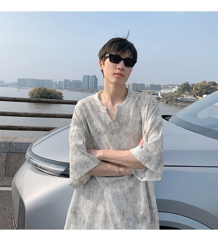 2026 새로운 홀치기 염색 질감 센스 얼음 실크 V넥 반팔 티셔츠 남자 여름 얇은 스타일 루즈핏 반소매 동정 맨위 상세 이미지 12