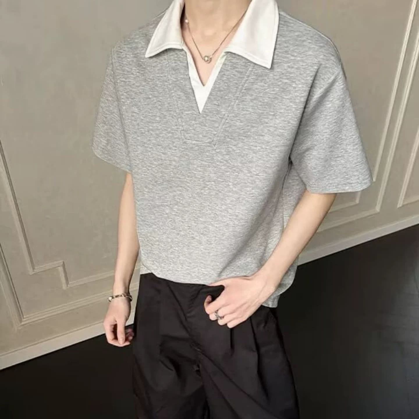 2026 새로운 오래된 돈 바람 페이크 레이어드 배색 갈매기 칼라 티셔츠 남자 미니멀리즘 출퇴근 POLO 칼라 반팔 맨위 이미지 5