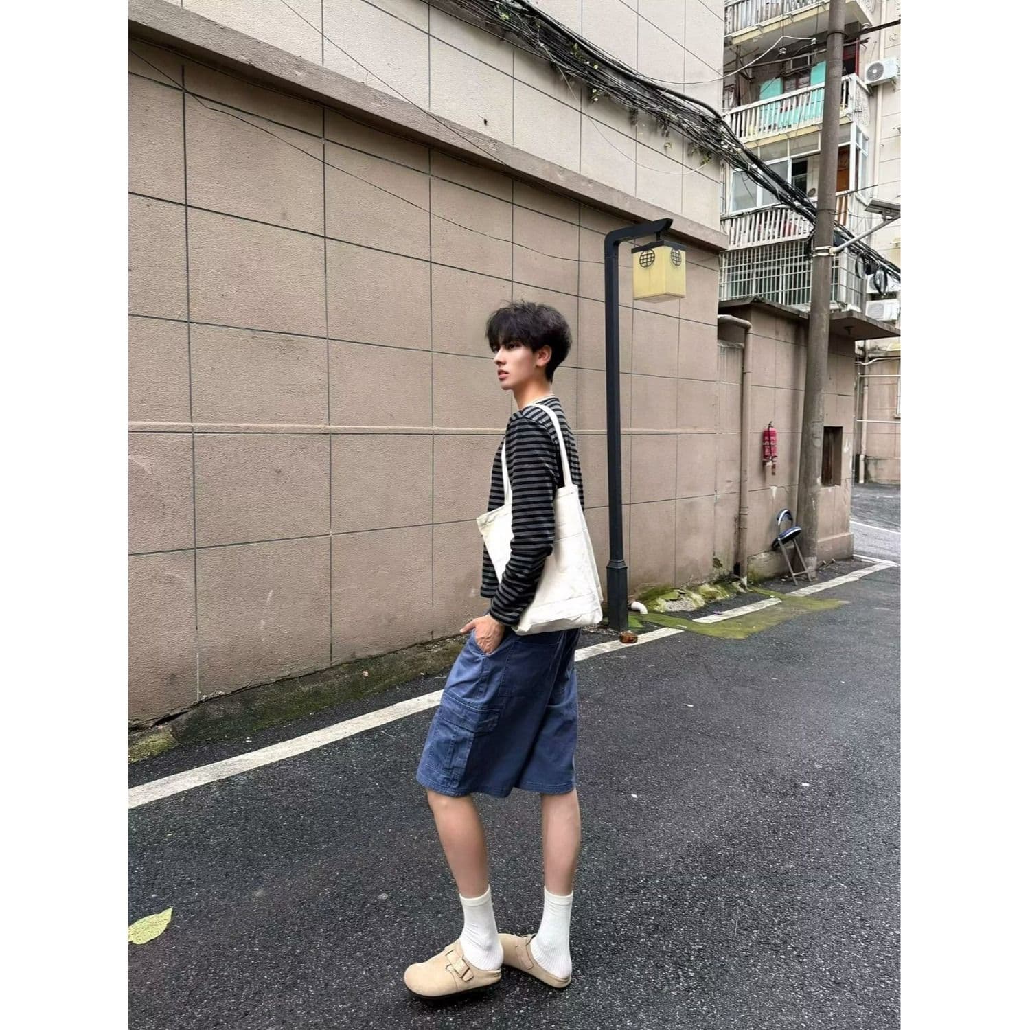 2026 봄 가을 남성 긴팔 티셔츠 남성 의류 루즈핏 한국 스타일 라운드 넥 스트라이프 동정 몸매 가꾸기 기본 셔츠 맨위 이미지 2