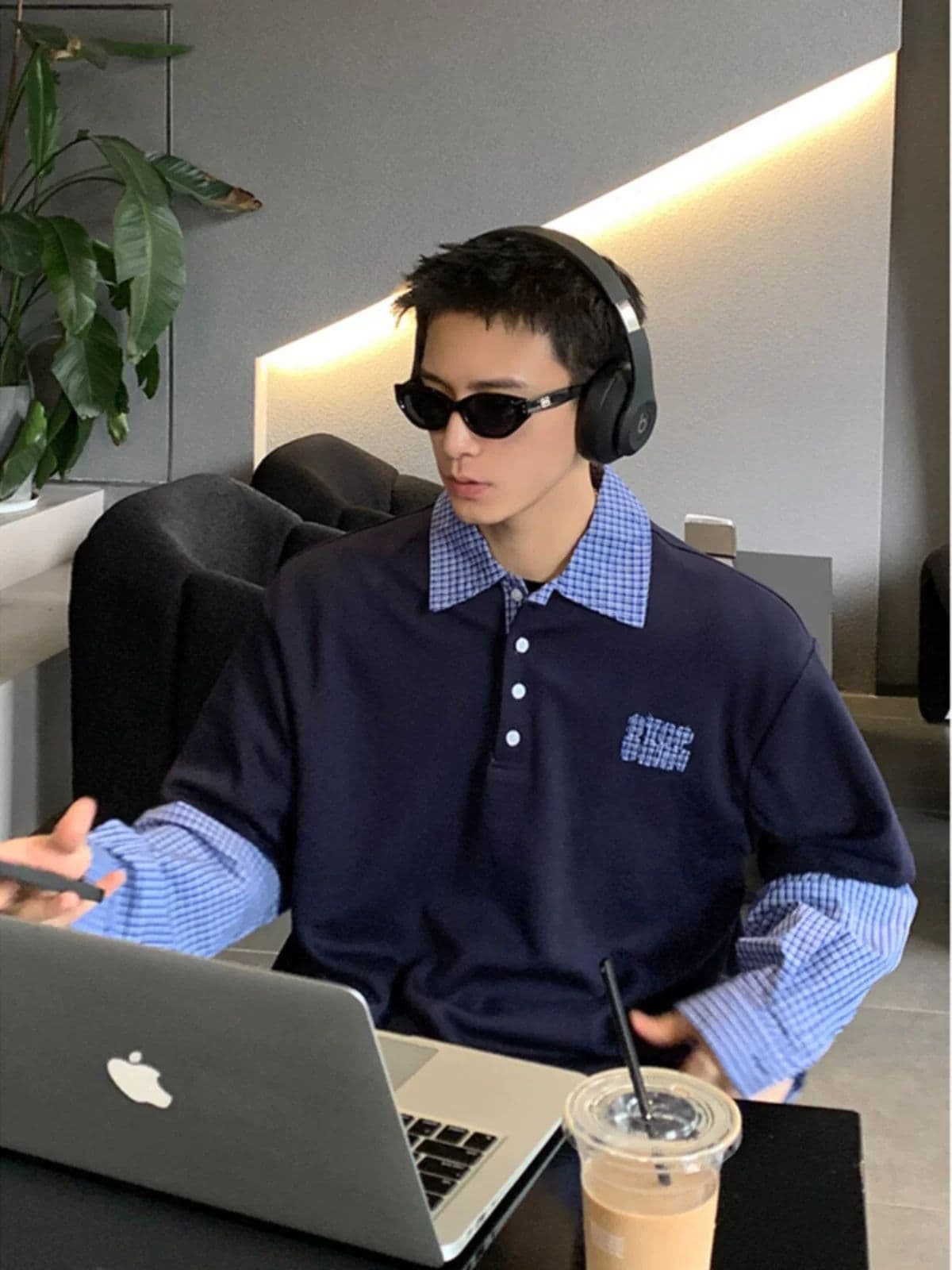 2026 새로운 무거운 봄 가을 체크무늬 패치워크 페이크 레이어드 POLO 칼라 커플 후드티 긴팔 티셔츠 상세 이미지 2