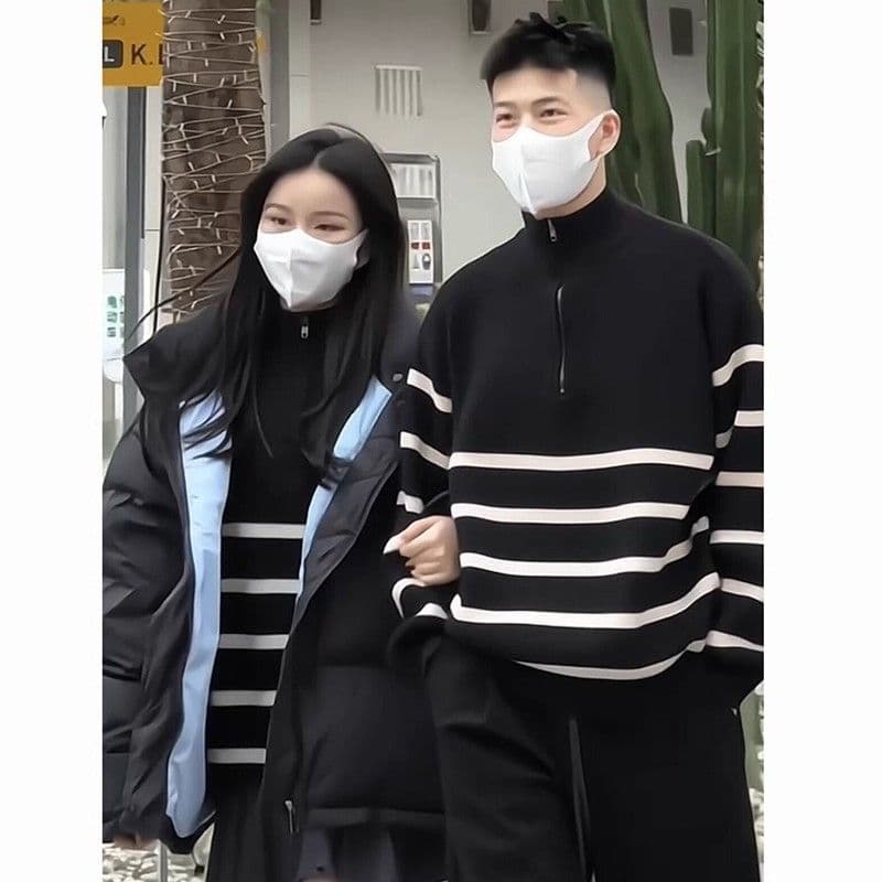 하프 지퍼 스트라이프 스웨터 남자 스탠드 칼라 가을 겨울 새로운 느긋한 고급 센스 루즈핏 풀오버 만나는 니트 스웨터 재킷 이미지 4