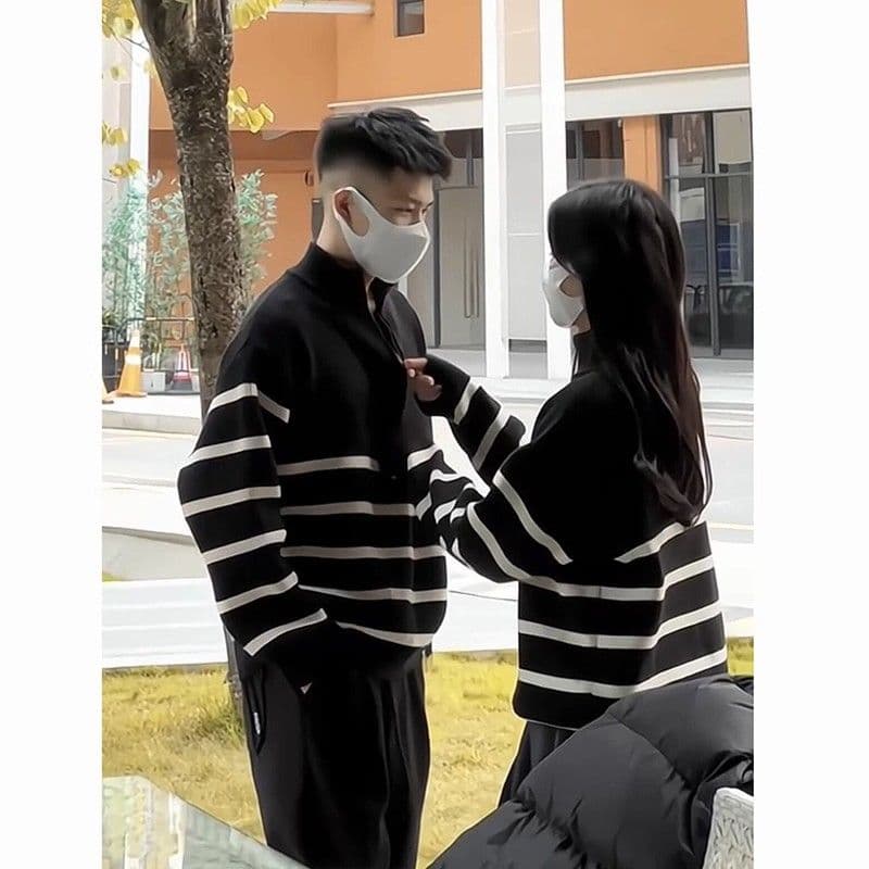 하프 지퍼 스트라이프 스웨터 남자 스탠드 칼라 가을 겨울 새로운 느긋한 고급 센스 루즈핏 풀오버 만나는 니트 스웨터 재킷 이미지 3