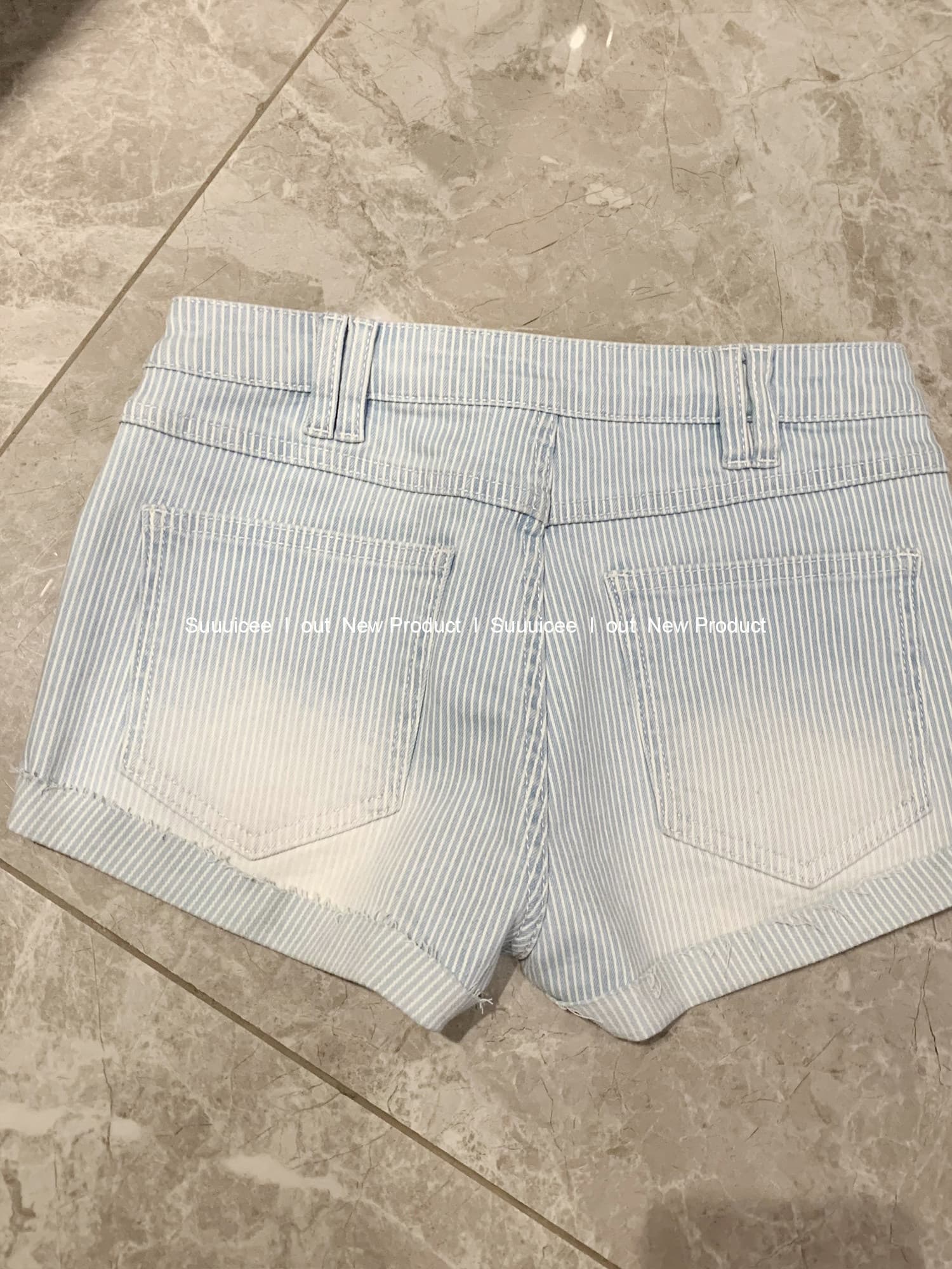 suuuicee 해안선 그라데이션 워싱 블루 화이트 상쾌 세로 줄무늬 고정 볼륨 측면 로우 웨이스트 데님 반바지 상세 이미지 2
