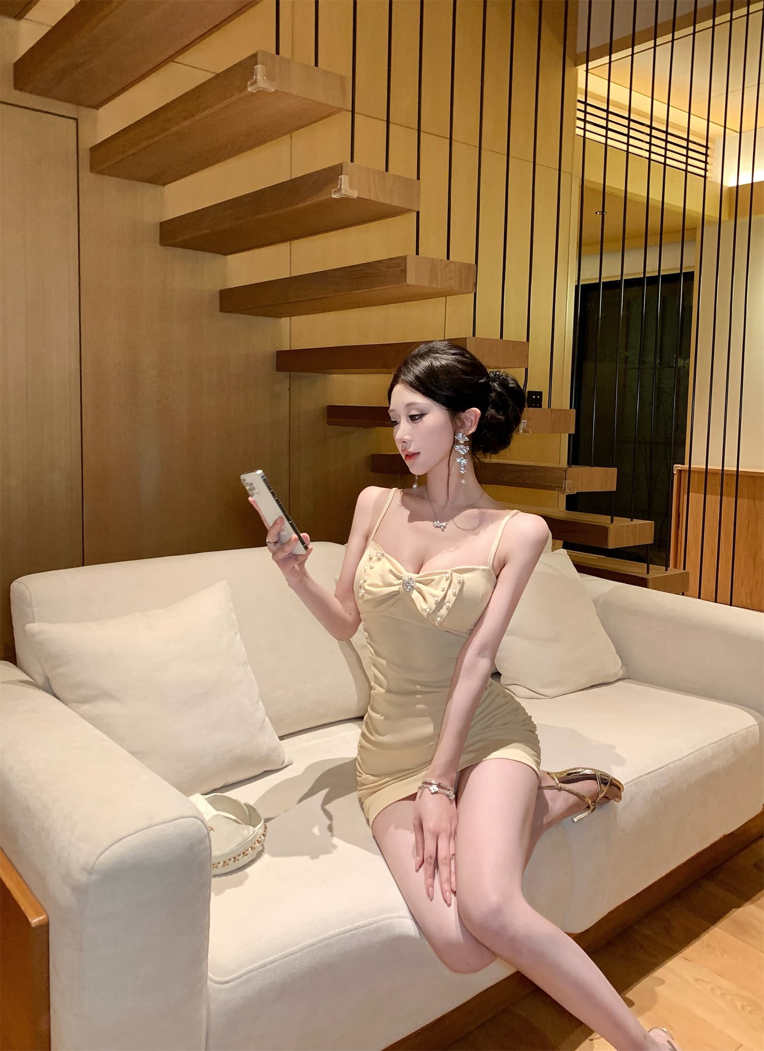 실사 비디오 새로운 섹시함 핫걸 튜브탑 슬립 드레스 비즈 박기 나비 매듭 디자인 센스 주름 드레스 상세 이미지 11