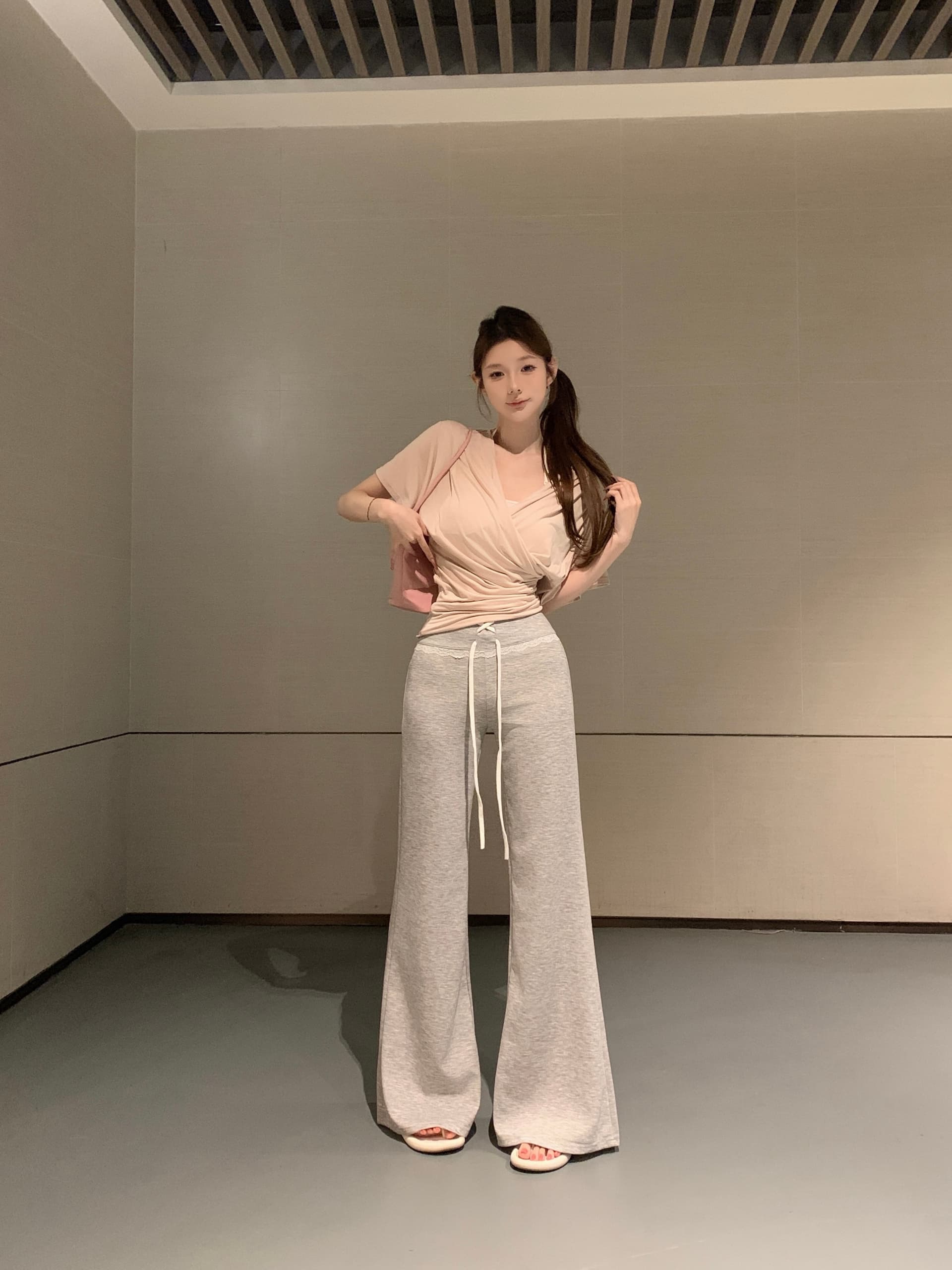 실사 아니요 가격 인하 반팔 티셔츠 여성 착용 가져 가라. V넥 한 부서 몸매 가꾸기 품격 맨위 부츠컷 미니멀리즘 캐주얼 바지 긴 바지 상세 이미지 1