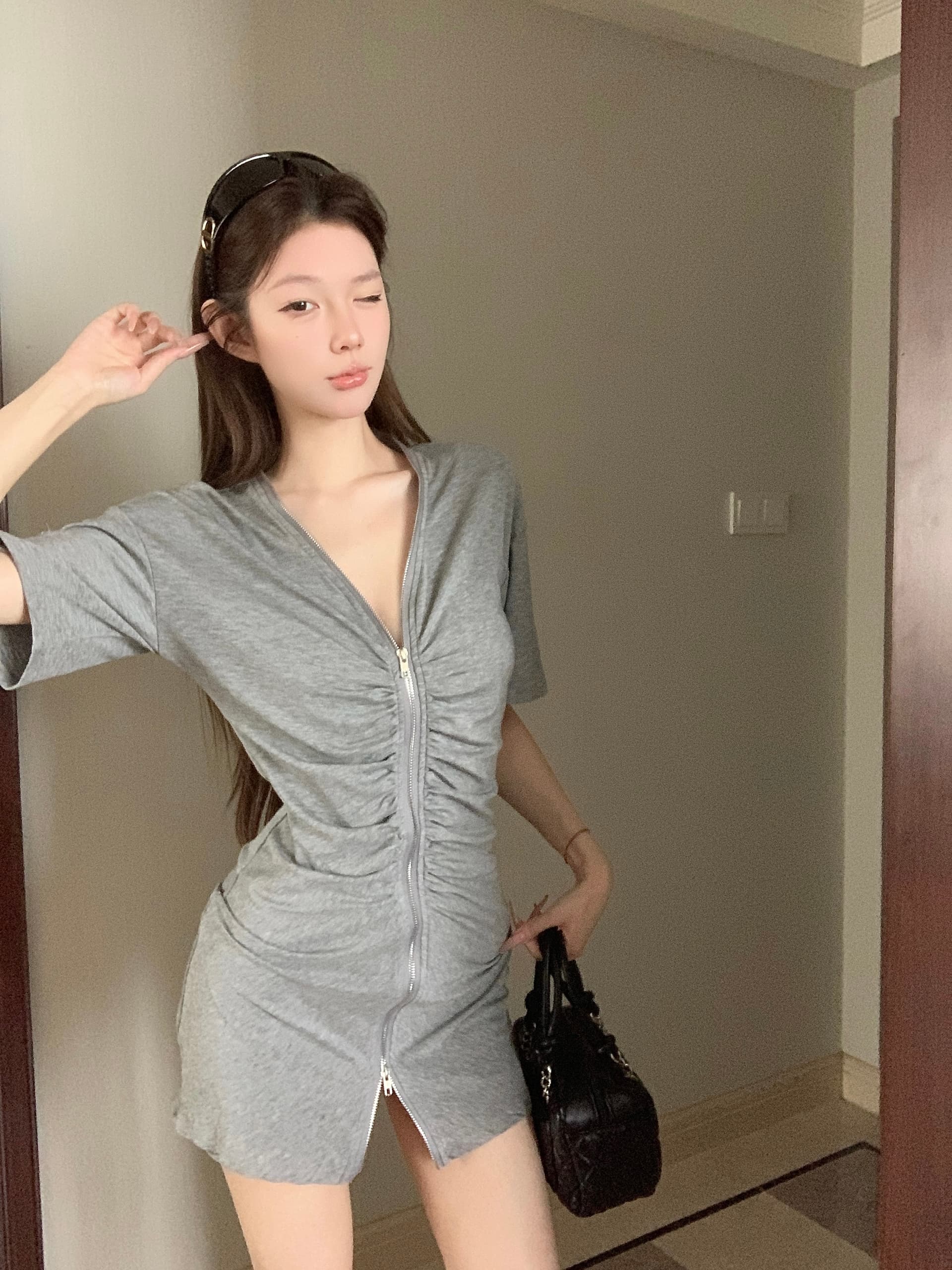 실사 아니요 가격 인하 한여름 계절 한 부서 착용 가져 가라. 검정색 허리 수축 여성 드레스 V넥 치마 여성 짧은 이미지 4