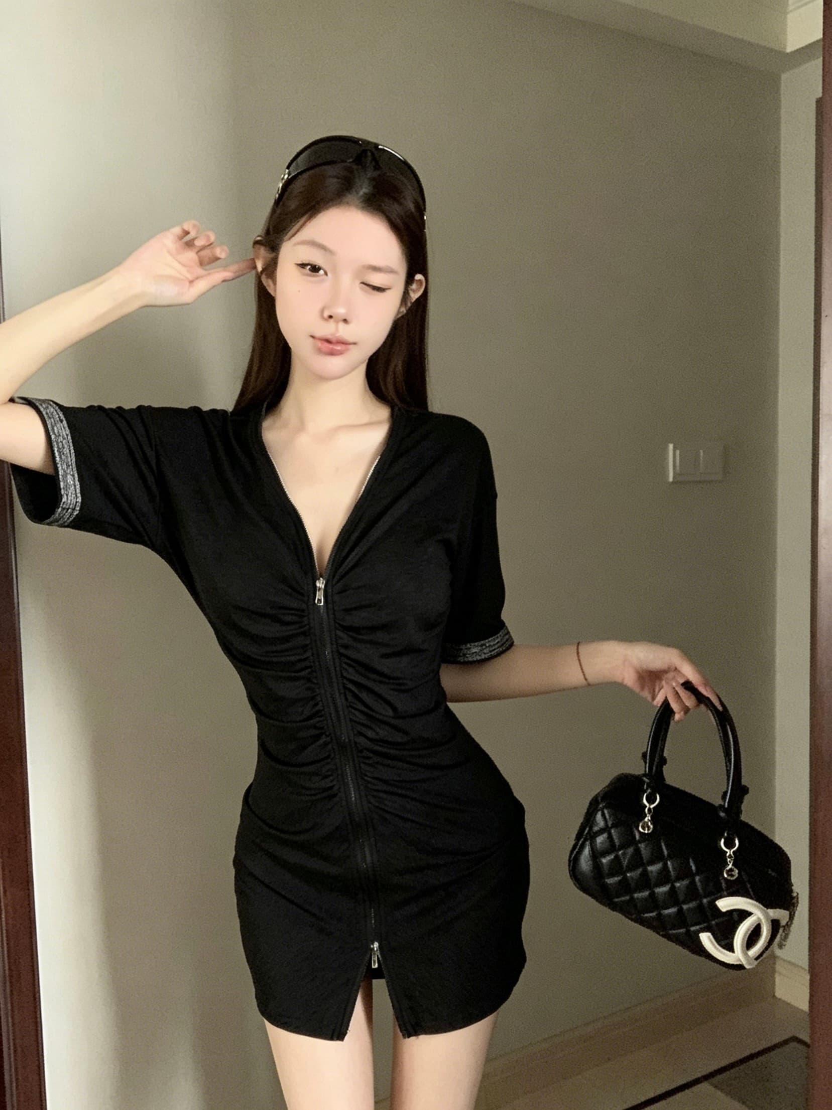 실사 아니요 가격 인하 한여름 계절 한 부서 착용 가져 가라. 검정색 허리 수축 여성 드레스 V넥 치마 여성 짧은 상세 이미지 14