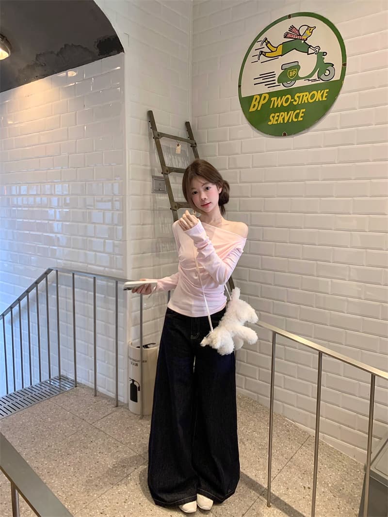 실사 핑크색 비스듬한 어깨 의류 디자인 센스 순수한 욕망 슬림해 보이는 오프숄더 긴팔 티셔츠 상세 이미지 5