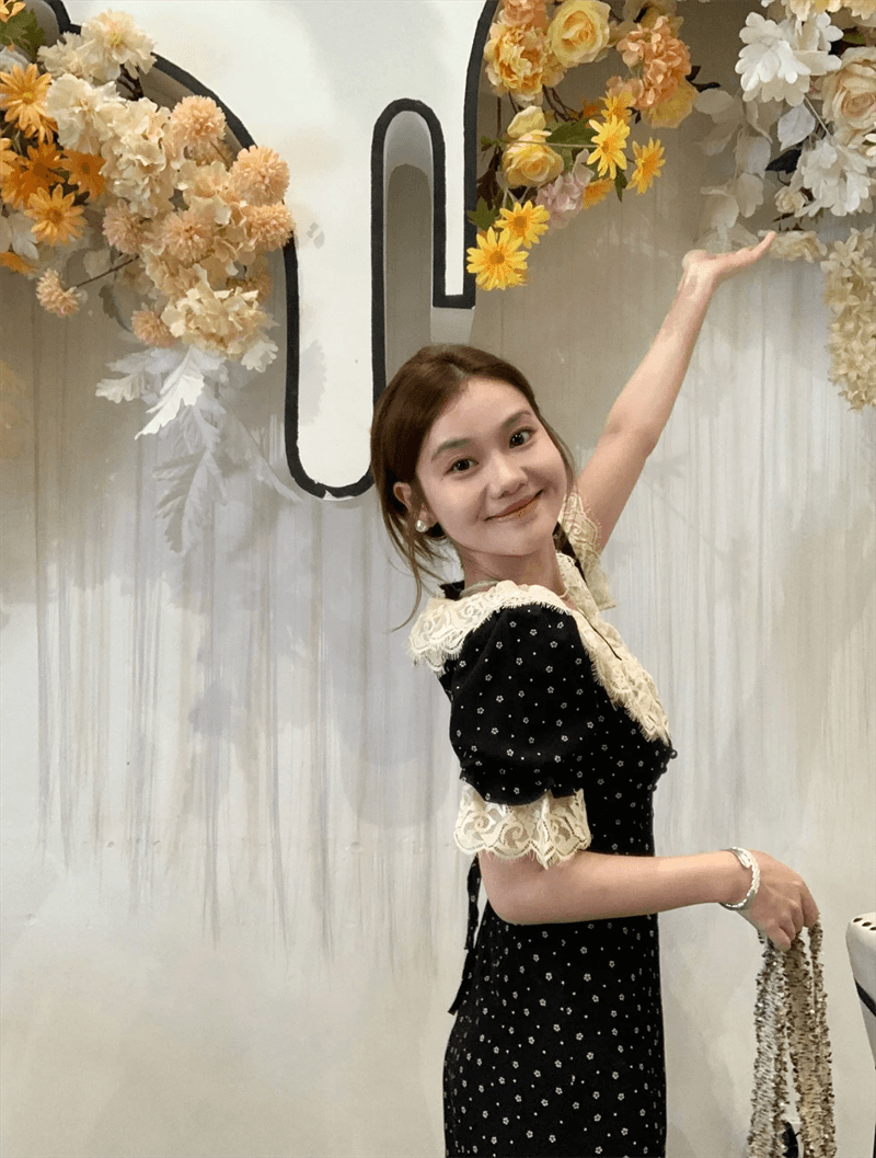 실사 프랑스식 프릴 칼라 꽃무늬 검정색 반팔 차 휴식 드레스 상세 이미지 7