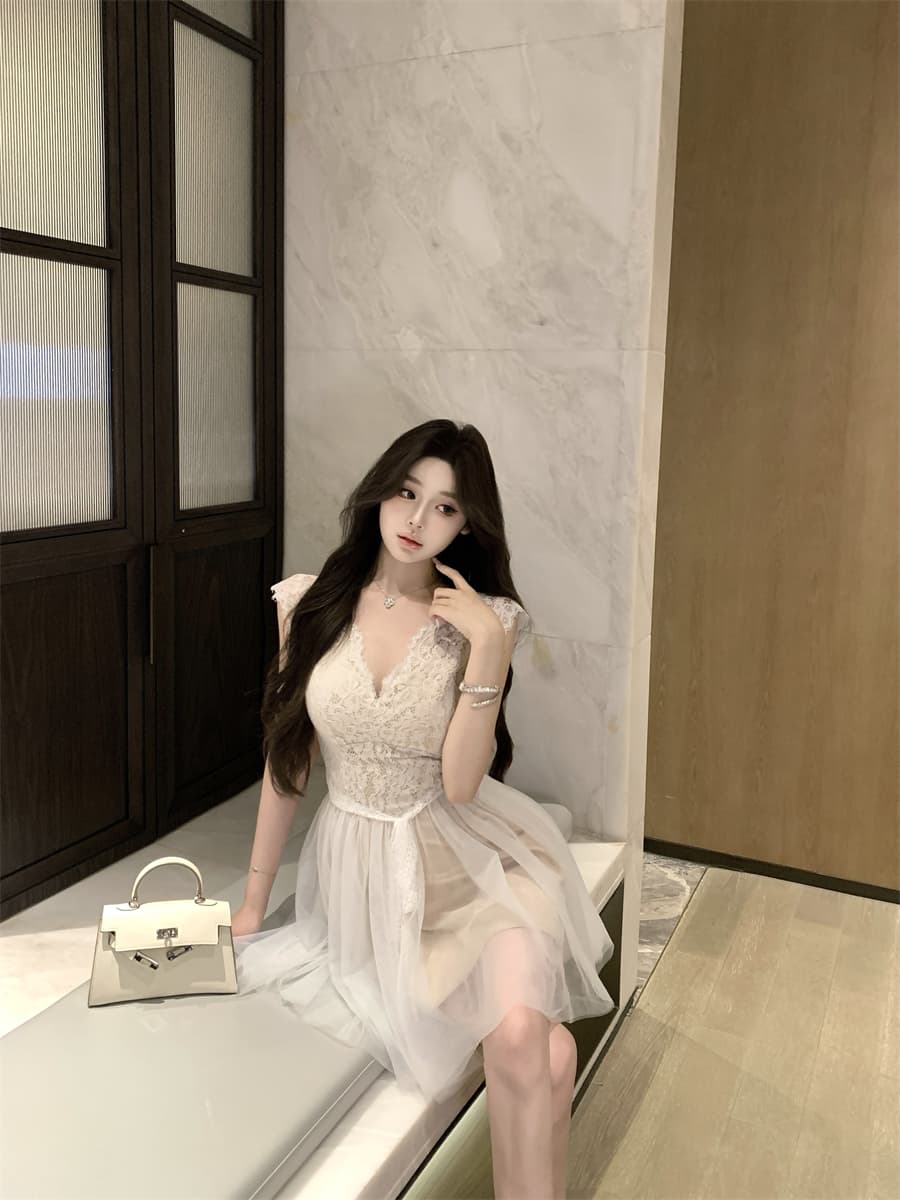 정가 실사 레이스 조각 망사 디자인 허리 수축 보내기 레이스 벨트 슬림해 보이는 민소매 드레스 상세 이미지 3
