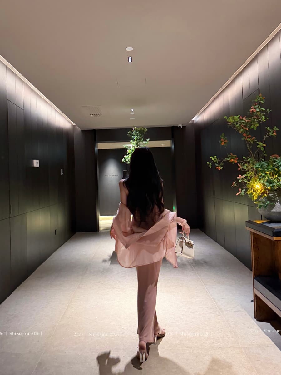 정가 실사 자외선 차단 셔츠 긴팔 u 칼라 몸매 가꾸기 다용도 슬립 드레스 포함 가슴 패드 드레스 상세 이미지 1