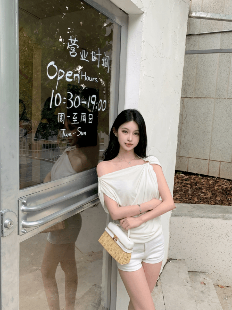 정가 실사 여름 새로운 디자인 센스 금속 버클 비스듬한 어깨 의류 여성용 짧은 소매 루즈핏 슬림해 보이는 오프숄더 티셔츠 상세 이미지 19