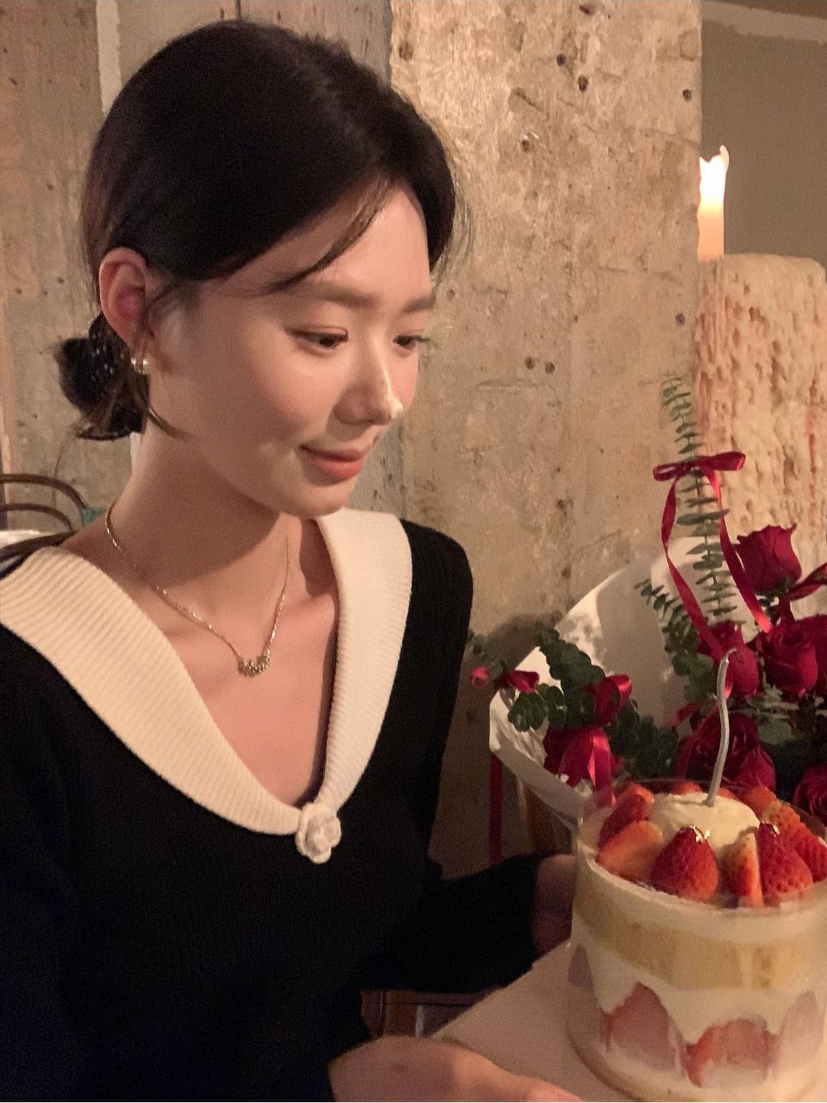 있음 도착 프랑스식 우아함 검정색 V넥 니트 드레스 고급 센스 품격 허리 수축 슬림해 보이는 롱 스커트 아이들 상세 이미지 3