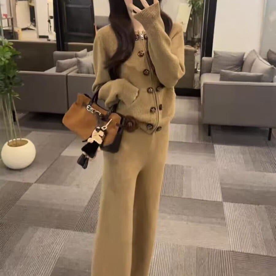 레트로 부드러운 찹쌀 골드 Chic 속 버클 느긋한 바람 두꺼운 스웨터 오픈 가디건 여성 겨울 새로운 캐주얼 와이드 레그 팬츠 세트