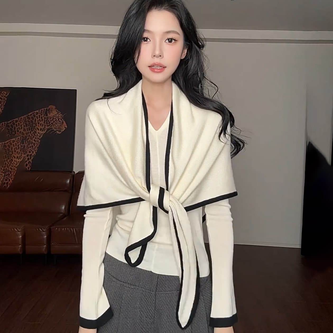 있음 도착 한 부서 품격 사실 두 조각 슬림해 보이는 긴팔 니트 스웨터 맨위 삼각형 숄 디자인 센스 세트 여성 이미지 5
