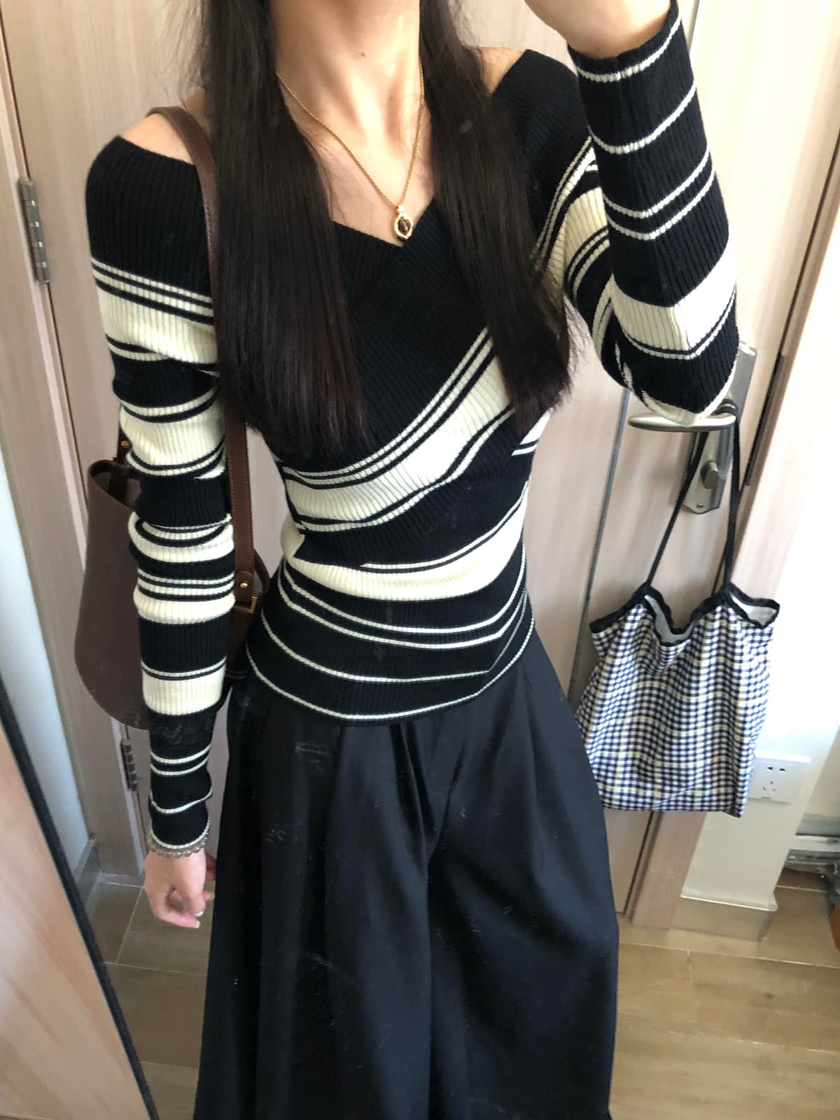 있음 도착 이른 가을 프랑스식 십자가 V넥 몸매 가꾸기 스트라이프 니트 스웨터 오프숄더 스웨터 몸매 가꾸기 맨위 여성 가을 상세 이미지 8