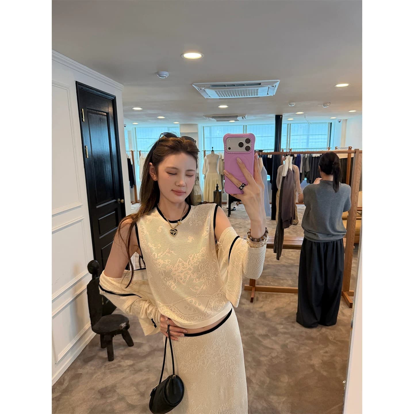 어둠 곡물 질감 전체 맞춤 홀로우 아웃 무늬 니트 세트 배색 민소매 조끼 오픈 가디건 반 스커트 3종 세트
