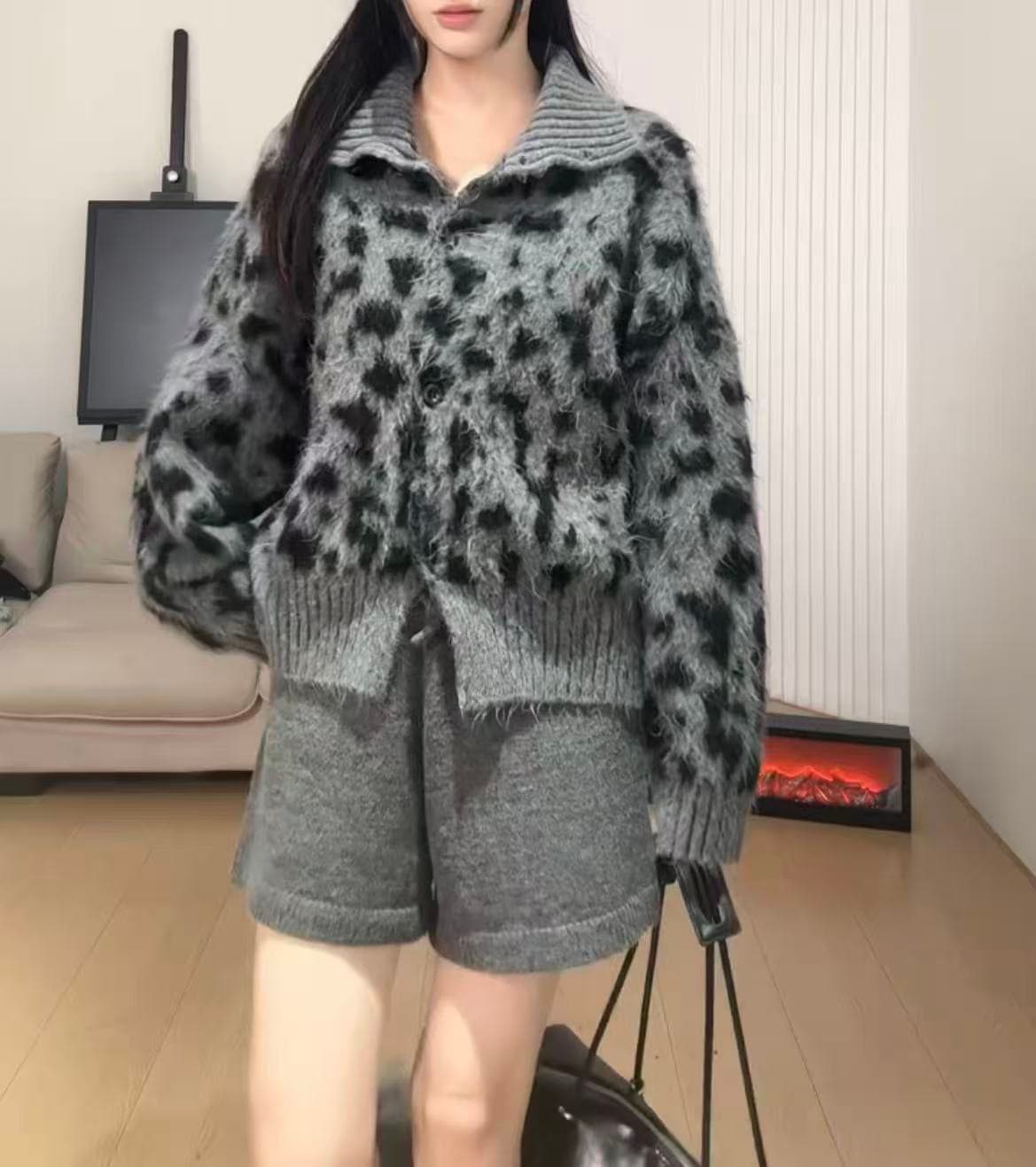 외국 가스 터틀넥 길다 모피 니트 스웨터 느긋한 바람 보온 털이 많은 황색 레오파드 무늬 스웨터 코트 상세 이미지 7