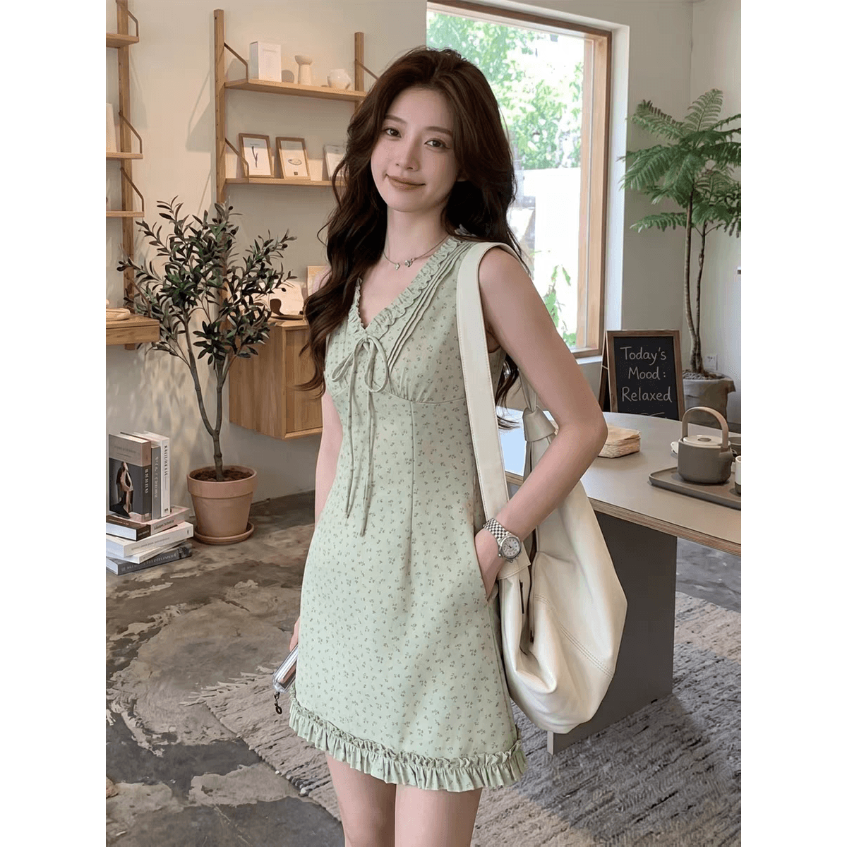 한 부서 달콤함 꽃무늬 프릴 레이스업 V넥 민소매 여성 드레스 여름 작은 키 몸매 가꾸기 아름다운 미니 스커트 이미지 5
