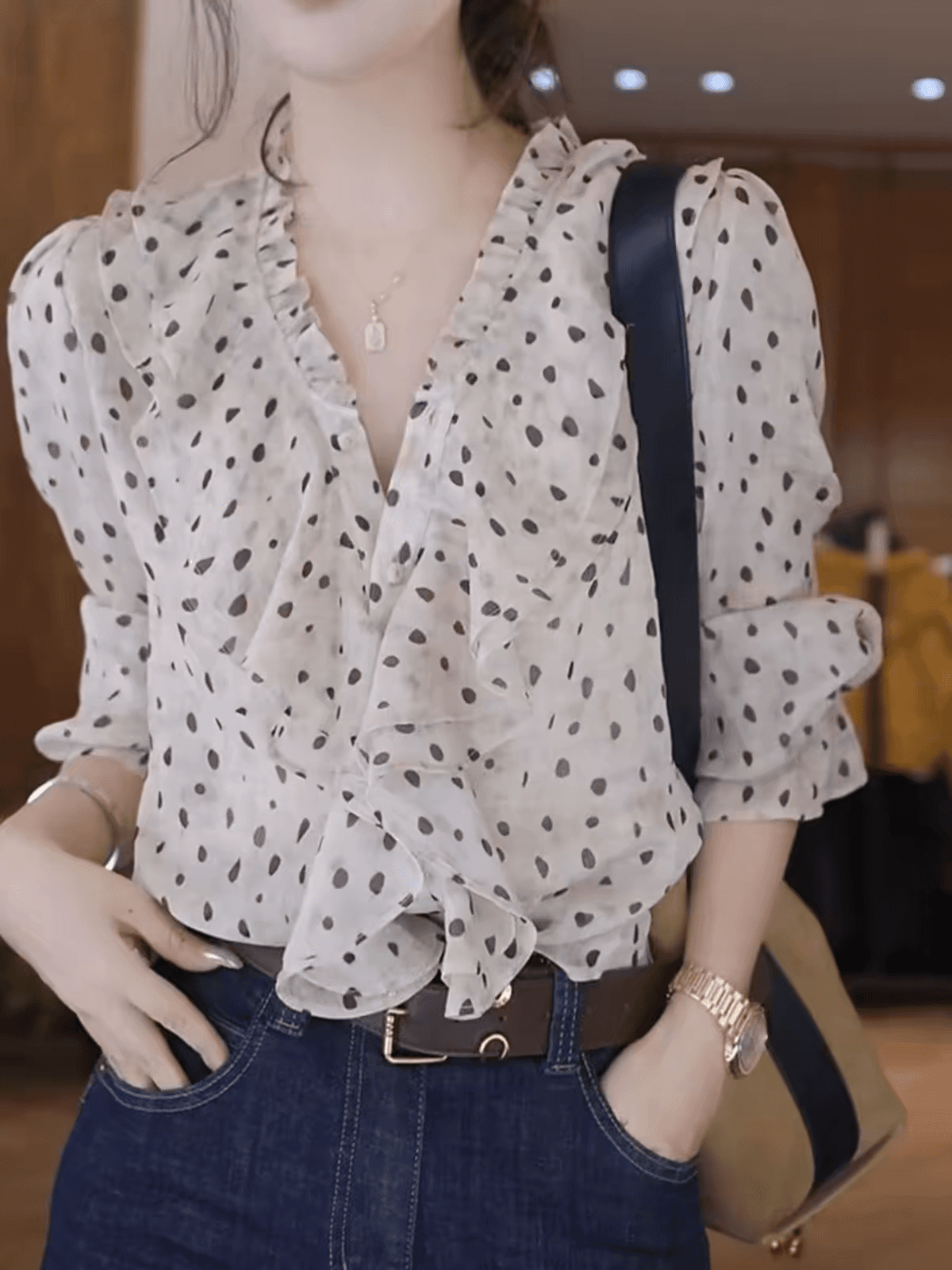 프랑스식 부드러운 바람 프릴 도트 무늬 V넥 쉬폰 여성 셔츠 가을 긴팔 레트로 루즈핏 고유 한 아름다운 맨위