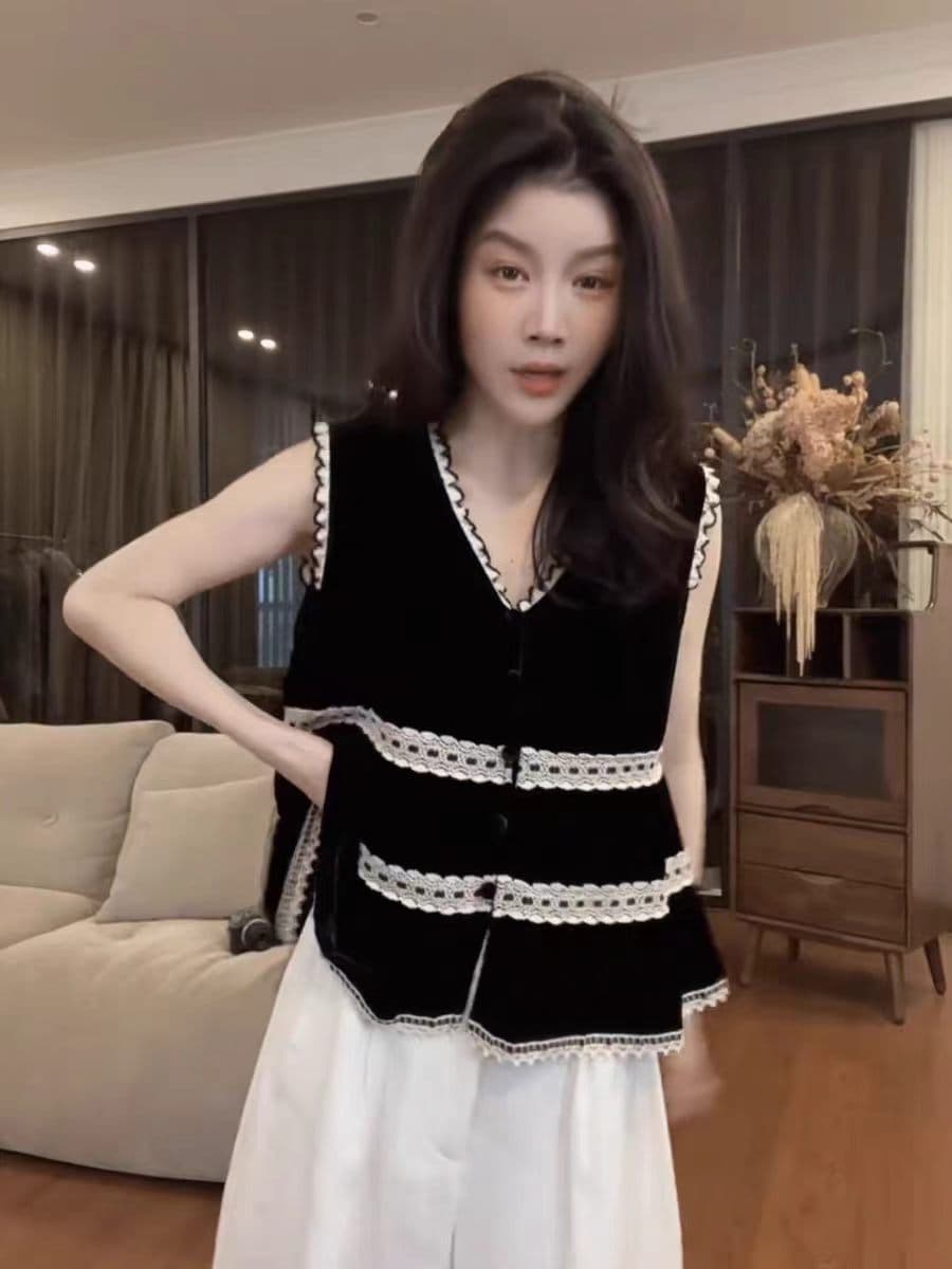 프랑스식 레이스 조각 벨벳 조끼 여성 2026 여름 새로운 외국 가스 V넥 한 팬 단어 버전 슬림해 보이는 민소매 맨위 상세 이미지 1