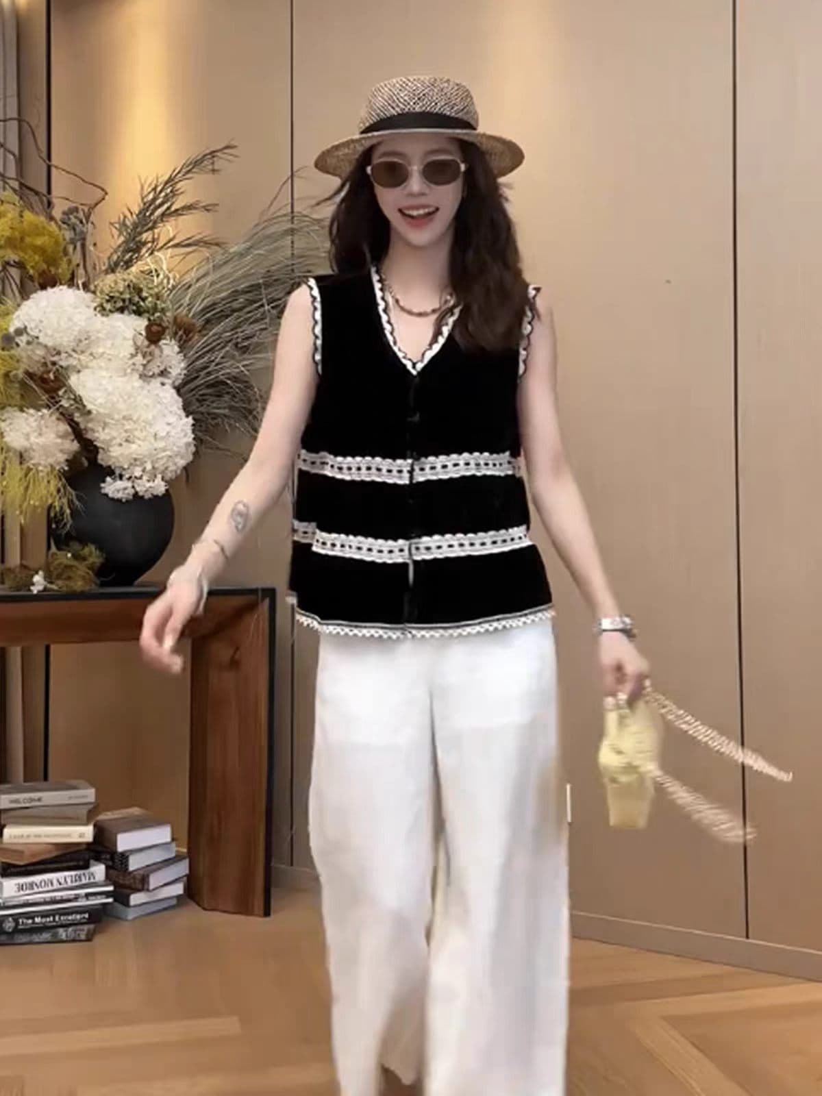 오래된 돈 바람 빛 럭셔리 벨벳 V넥 민소매 조끼 여성 여름 새로운 디자인 센스 루즈핏 얇은 스타일 아름다운 작은 셔츠 맨위 상세 이미지 2