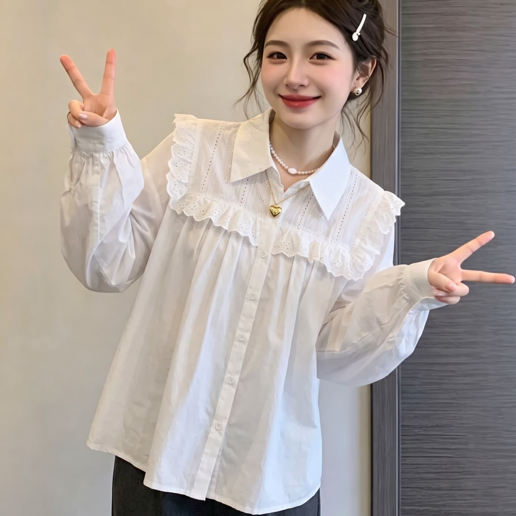실사 빅 사이즈 여성 의류 디자인 센스 레이스 측면 패치워크 셔츠 2026 가을 새로운 루즈핏 슬림해 보이는 다용도 셔츠 이미지 2