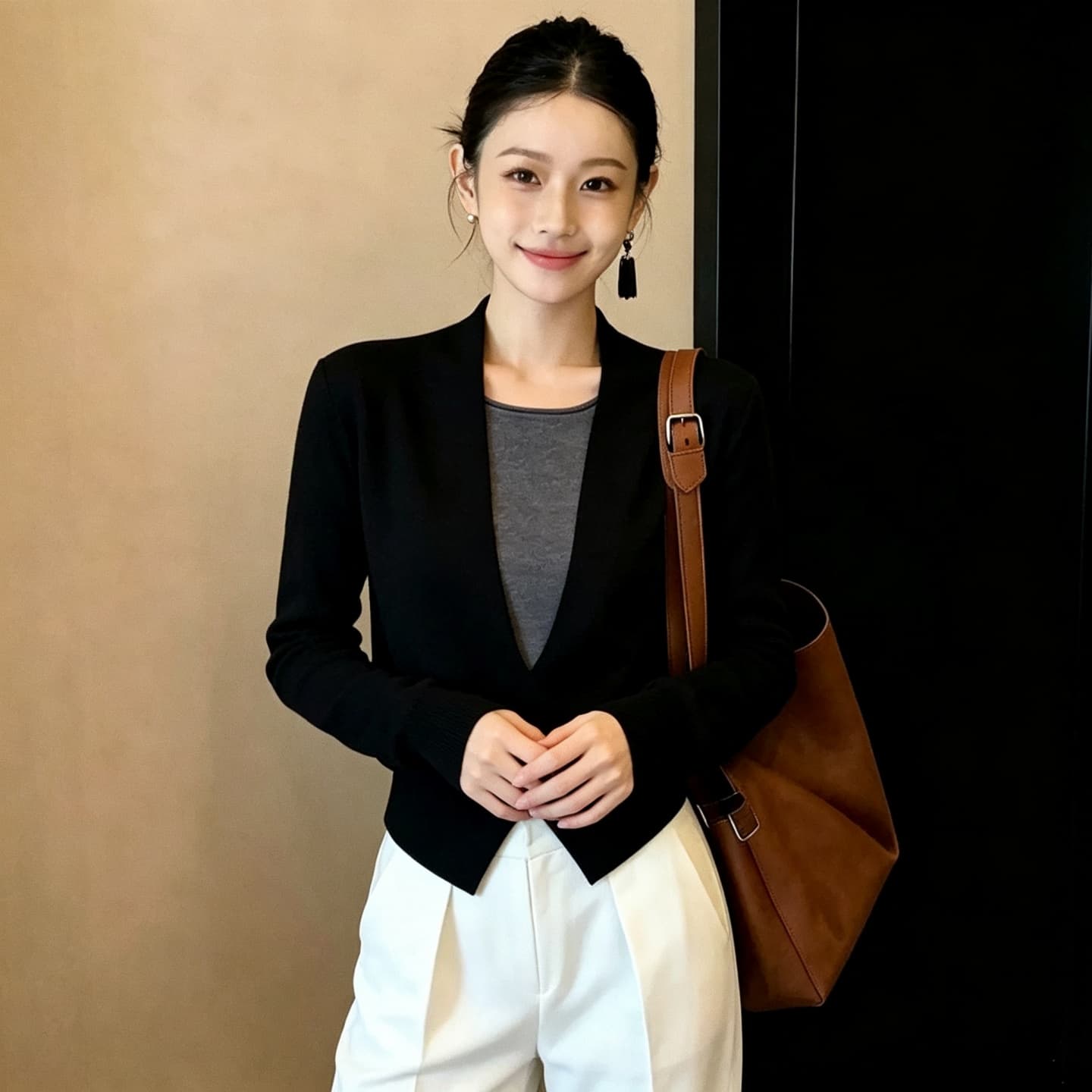 빅 사이즈 여성 의류 허리 수축 페이크 레이어드 맨위 여성 2026 가을 새로운 디자인 센스 쇼트 스타일 긴팔 티셔츠 이미지 3