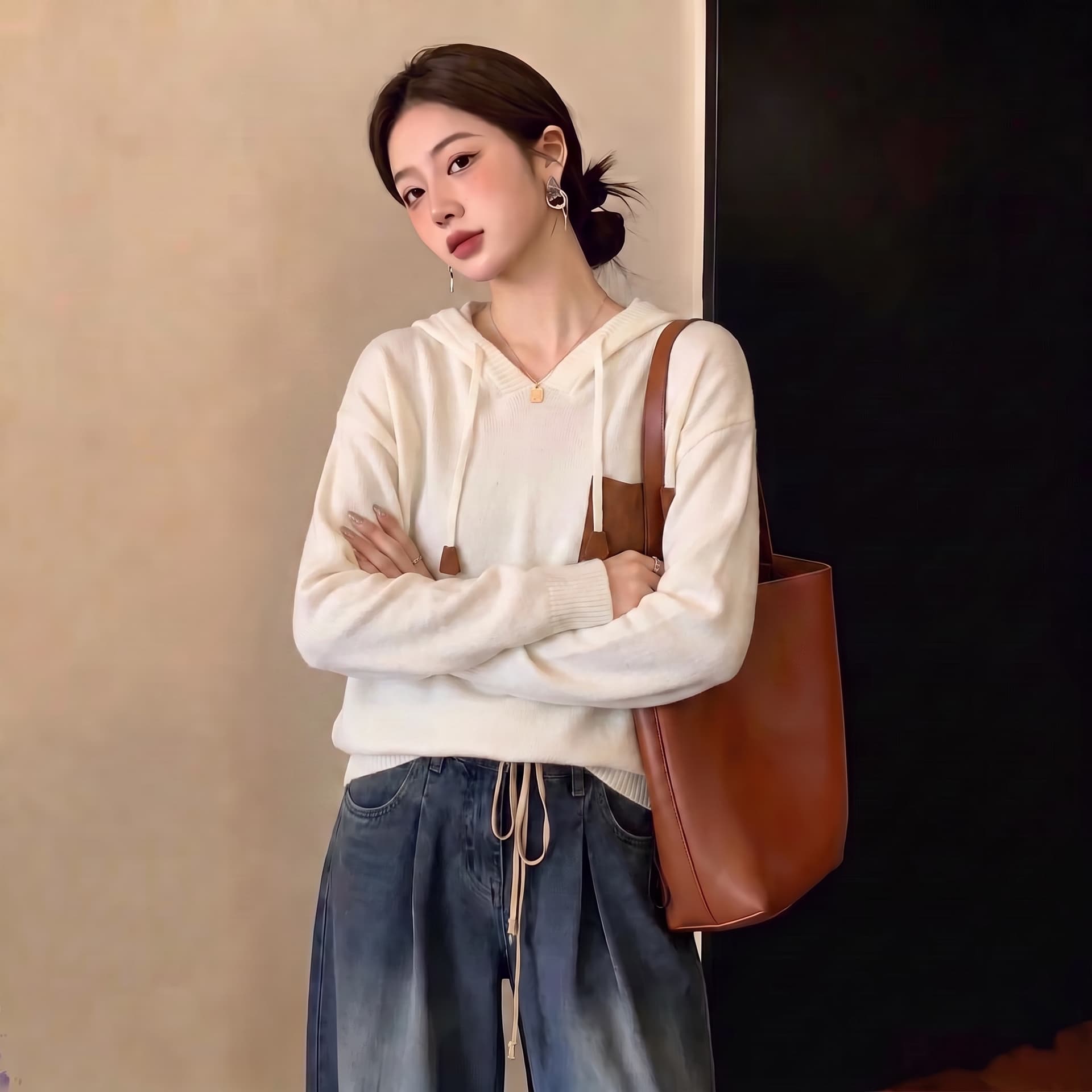 실사 마이크로 지방 mm2026 가을 겨울철 새로운 루즈핏 후드 티 스웨터 여성 스웨터 pu 주머니 패치워크 니트 스웨터 상세 이미지 2