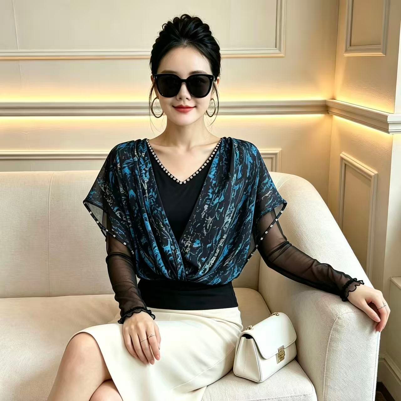 2026 가을 새로운 패션 무거운 작업 다이아몬드 세팅 V넥 날다 소매 페이크 레이어드 작은 셔츠 품격 다용도 긴팔 티셔츠 여성 상세 이미지 9