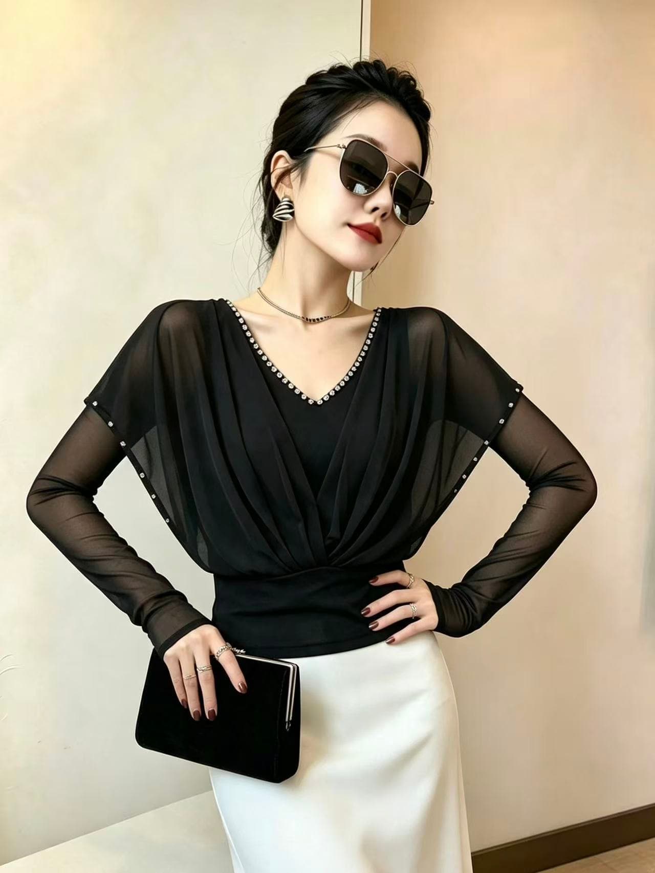 2026 가을 새로운 패션 무거운 작업 다이아몬드 세팅 V넥 날다 소매 페이크 레이어드 작은 셔츠 품격 다용도 긴팔 티셔츠 여성 상세 이미지 23