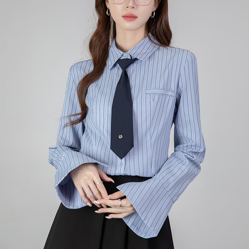 2026 봄 여성 의류 파란색 긴팔 느긋한 바람 맨위 스트라이프 품격 여성 셔츠 이미지 2