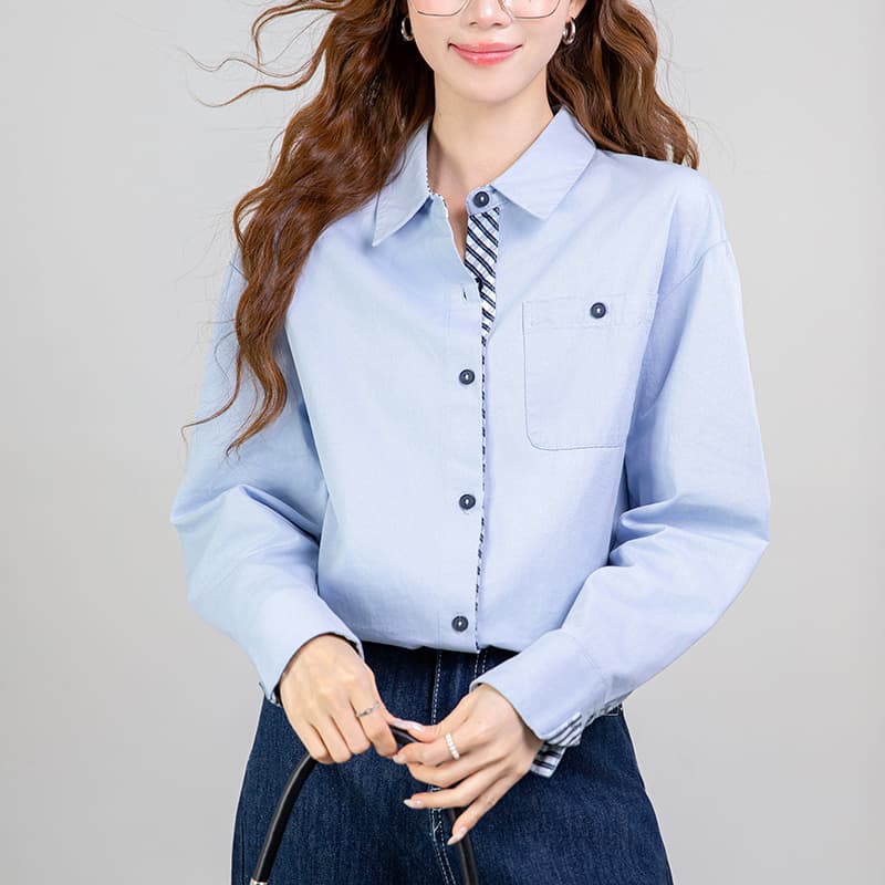2026 봄 새로운 폴로 칼라 패치워크 스트라이프 맨위 순면 작은 대중 여성 셔츠 이미지 2