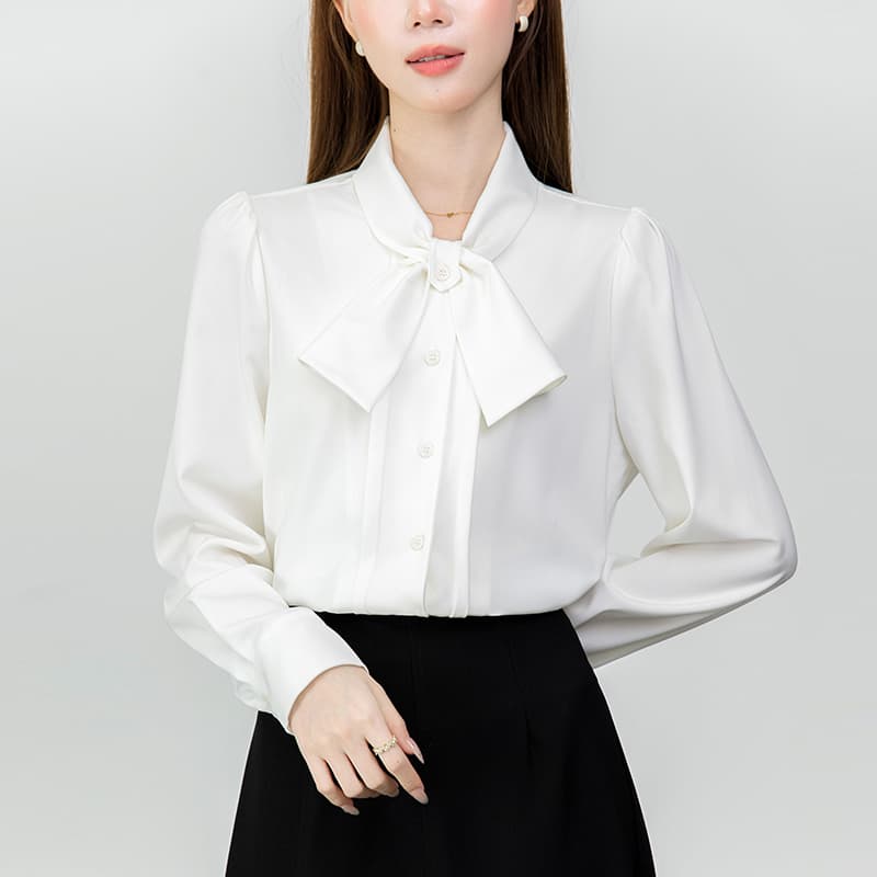 2026 실사 출퇴근 품격 새틴 나비 매듭 화이트 여성 셔츠 가을 새로운 리본 루즈핏 셔츠 이미지 4