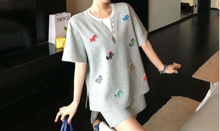 지금 지금 임산부 세트 여름 드레스 2026 새로운 한국 스타일 루즈핏 슬림해 보이는 반팔 티셔츠 미니 스커트 투피스 세트 상세 이미지 26