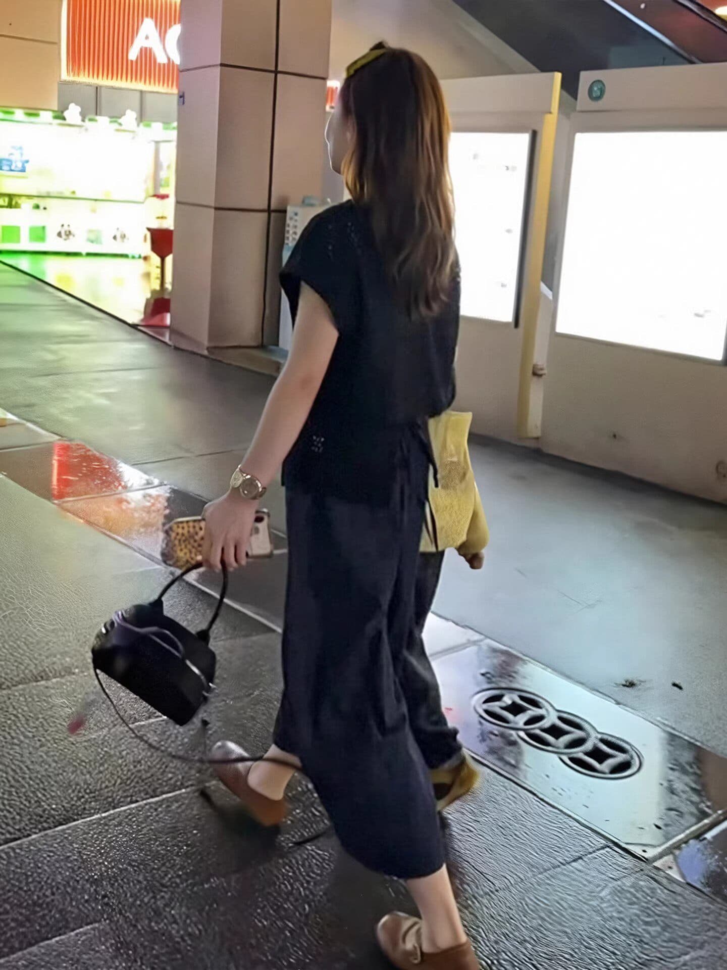 여름 연령 감소 착용 가져 가라. 전체 집합 한 부서 검정색 반팔 티셔츠 맨위 도트 무늬 와이드 레그 팬츠 느슨함 센스 세트 여성 상세 이미지 4