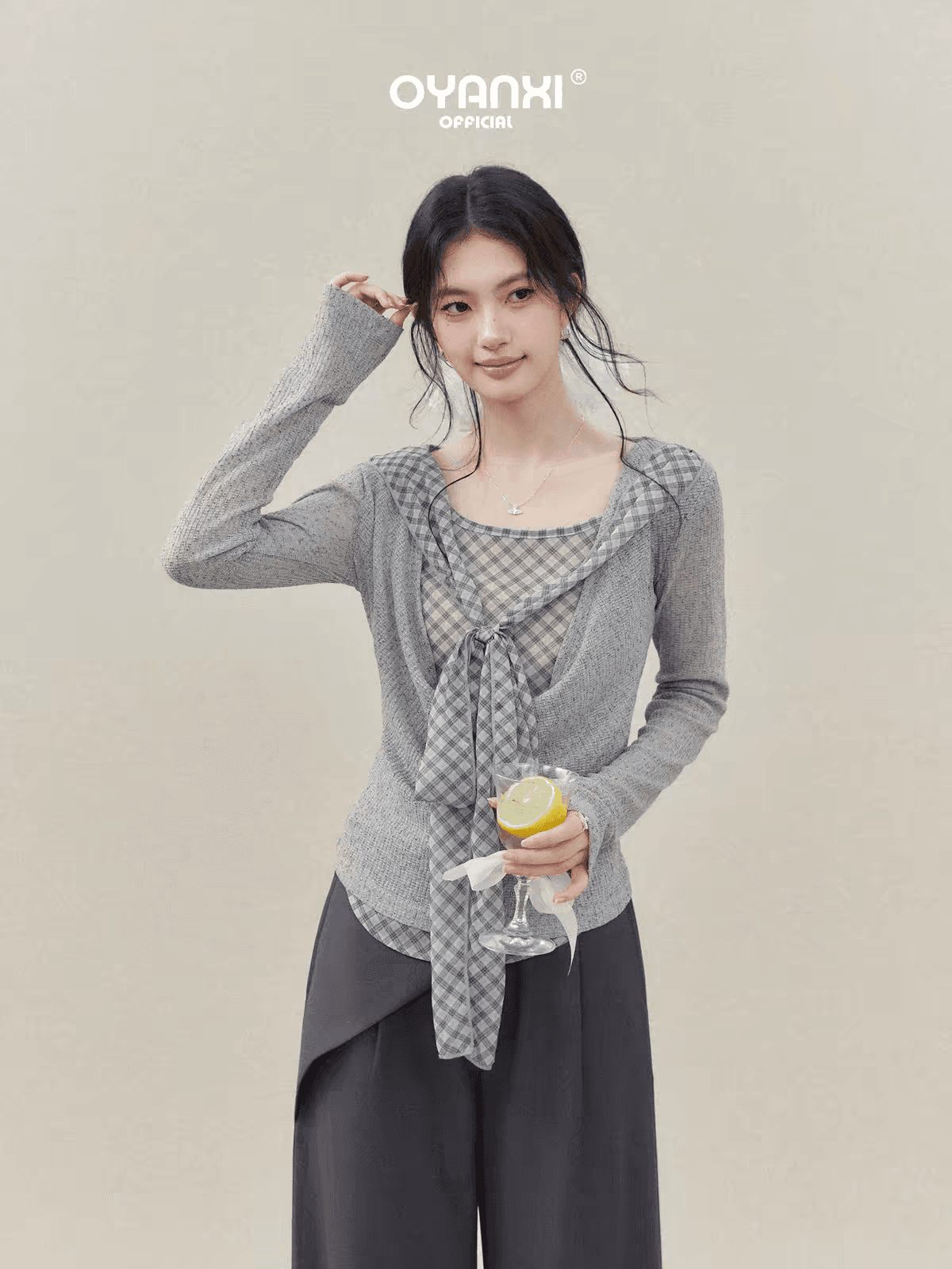 밝은 회색 색상 흔들다 칼라 긴팔 티셔츠 페이크 레이어드 패치워크 체크무늬 리본 맨위 여성 상세 이미지 2