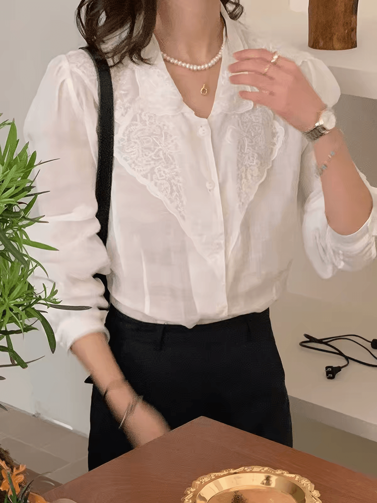 화이트 레이스 자수 긴팔 여성 셔츠 2026 새로운 얇고 가벼운 자외선 차단 셔츠 고급 고유 한 Chic 작은 맨위 상세 이미지 2