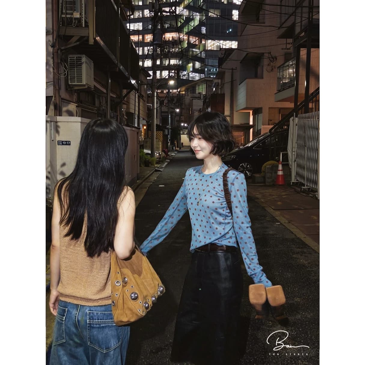 홀치기 염색 맞춤 식물 플러시 도트 무늬 몸매 가꾸기 인사이드 가져 가라. 긴팔 맨위 상세 이미지 3